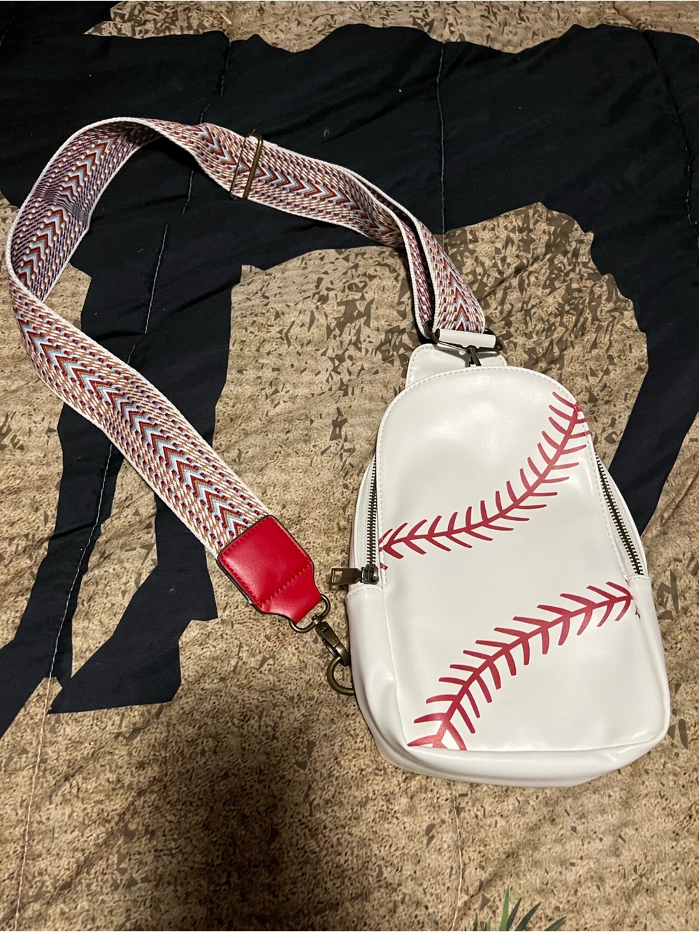 EUC CUTE WOMENS CROSSBODY BAG